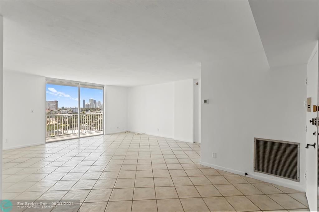 For Sale: $368,000 (2 beds, 2 baths, 1308 Square Feet)