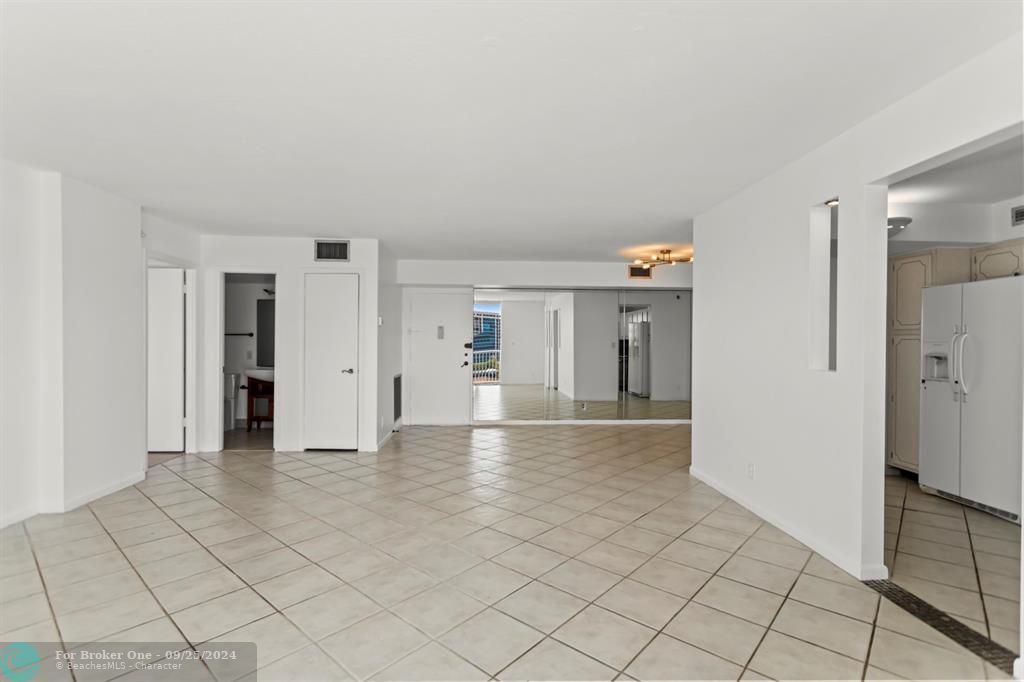 For Sale: $390,000 (2 beds, 2 baths, 1308 Square Feet)