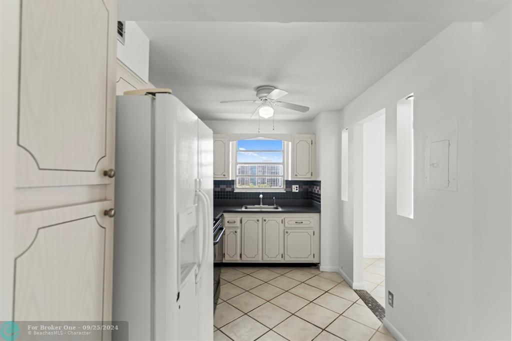 For Sale: $368,000 (2 beds, 2 baths, 1308 Square Feet)