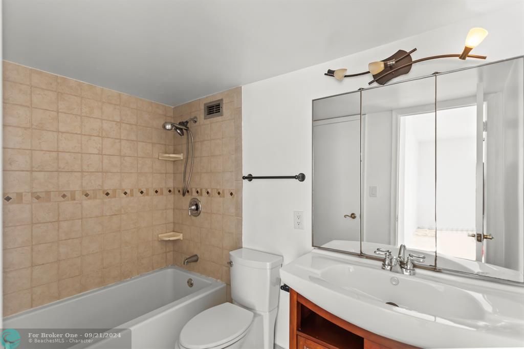 For Sale: $368,000 (2 beds, 2 baths, 1308 Square Feet)