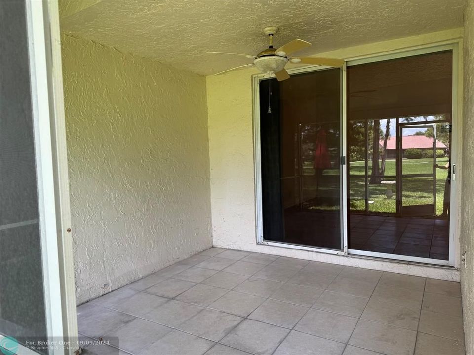 Vendido Recientemente: $399,999 (2 camas, 2 baños, 1128 Pies cuadrados)