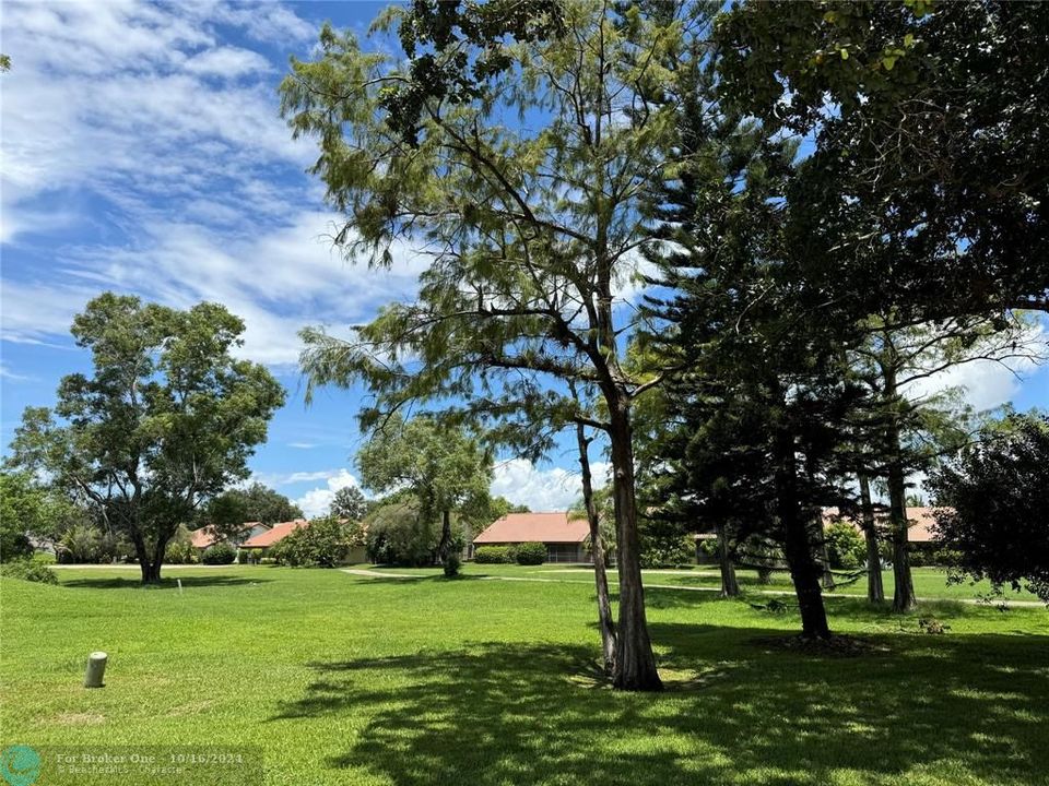 Active With Contract: $399,999 (2 beds, 2 baths, 1128 Square Feet)