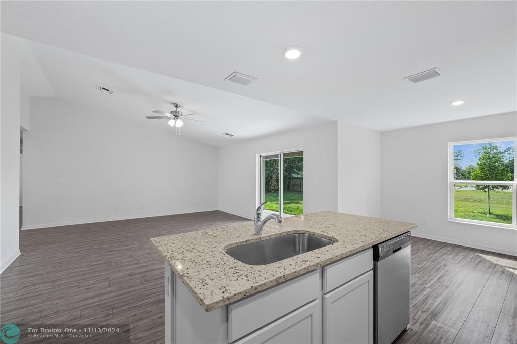 Active With Contract: $388,900 (3 beds, 2 baths, 1680 Square Feet)