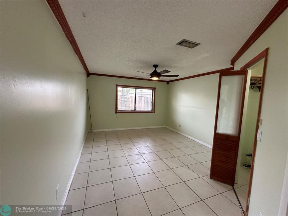 Active With Contract: $2,600 (2 beds, 2 baths, 1112 Square Feet)