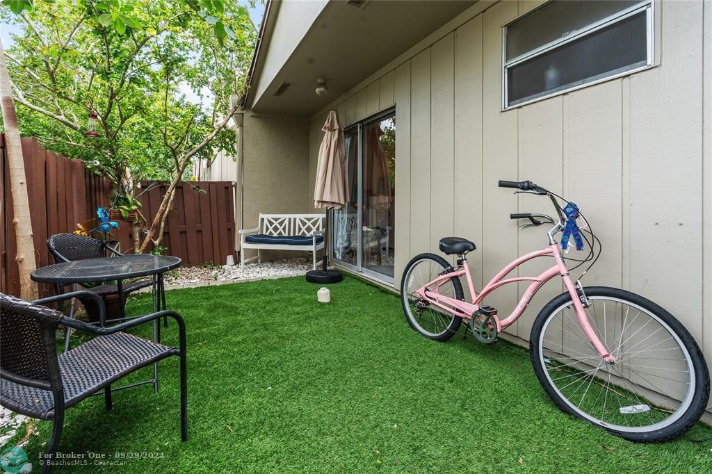 For Sale: $437,000 (3 beds, 2 baths, 1200 Square Feet)