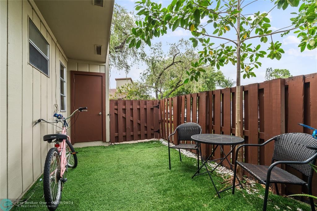 For Sale: $437,000 (3 beds, 2 baths, 1200 Square Feet)