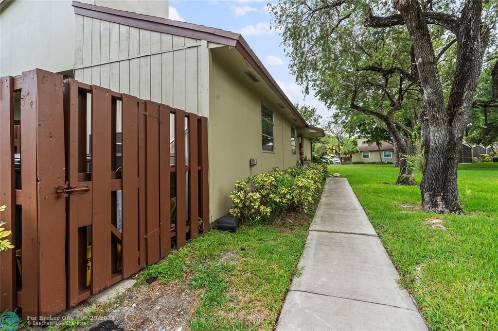 For Sale: $437,000 (3 beds, 2 baths, 1200 Square Feet)