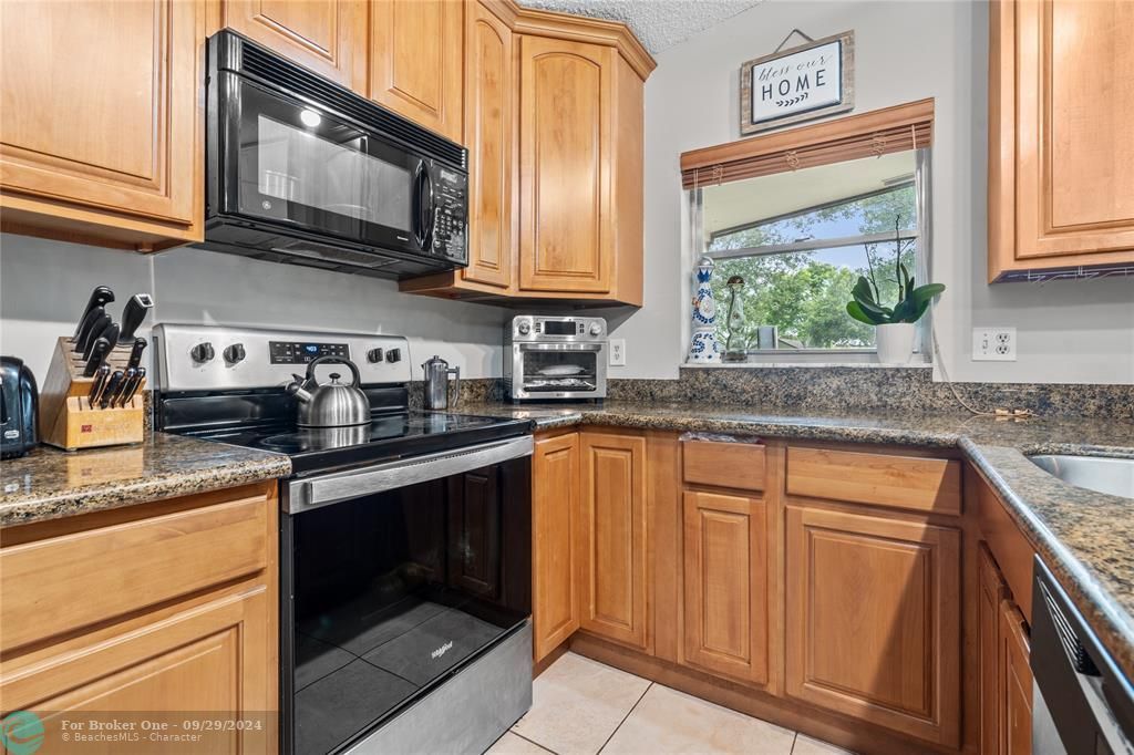 For Sale: $437,000 (3 beds, 2 baths, 1200 Square Feet)