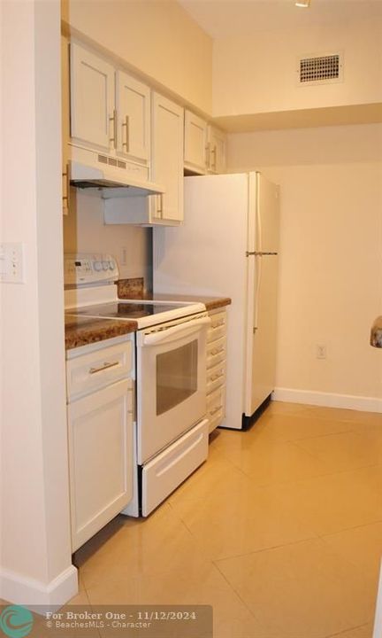 For Rent: $2,395 (3 beds, 2 baths, 1255 Square Feet)