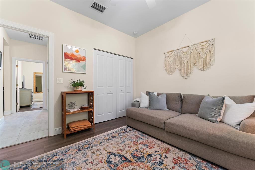 Recently Sold: $520,000 (3 beds, 2 baths, 1400 Square Feet)