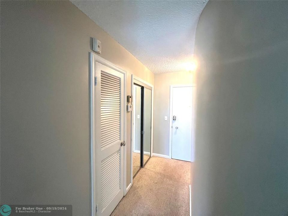 Active With Contract: $1,600 (1 beds, 1 baths, 0 Square Feet)