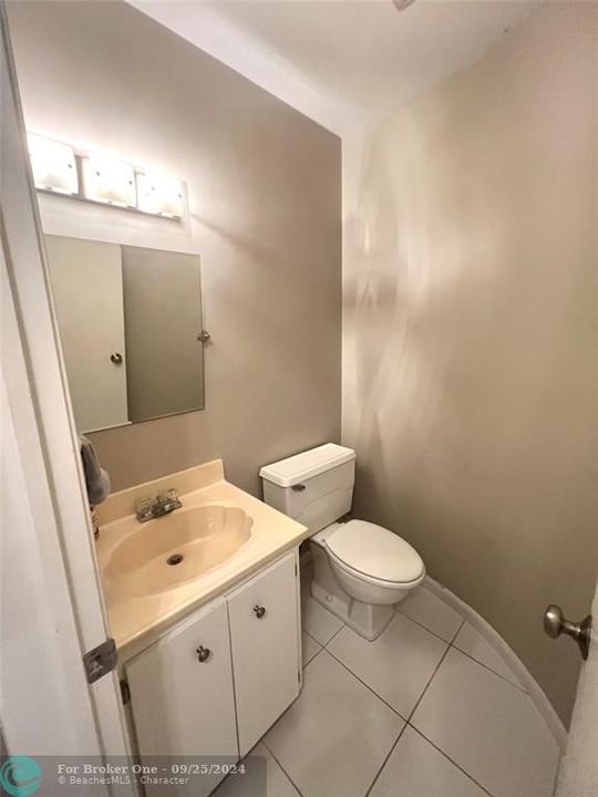 Active With Contract: $1,600 (1 beds, 1 baths, 0 Square Feet)