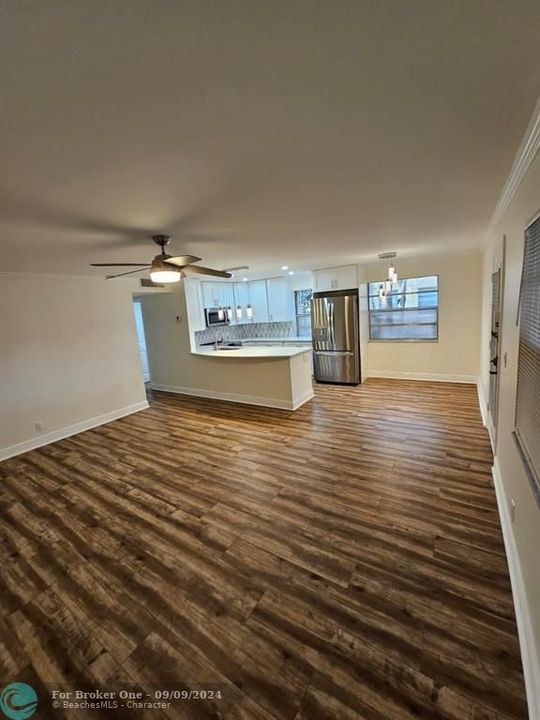 For Sale: $179,999 (2 beds, 2 baths, 907 Square Feet)