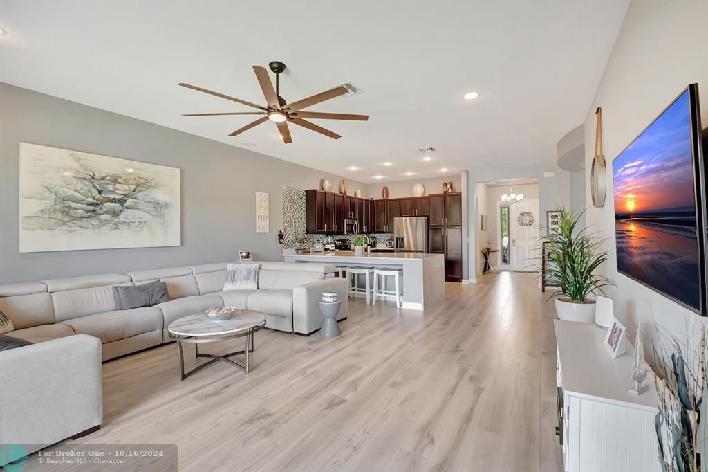 Active With Contract: $715,000 (3 beds, 2 baths, 1855 Square Feet)