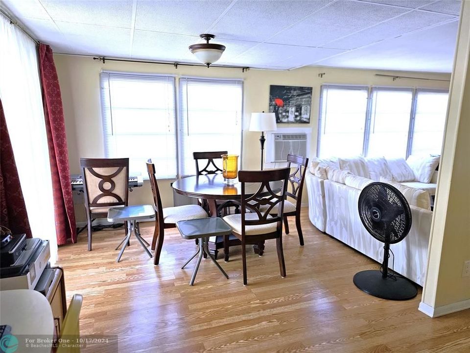 For Sale: $149,941 (2 beds, 2 baths, 960 Square Feet)