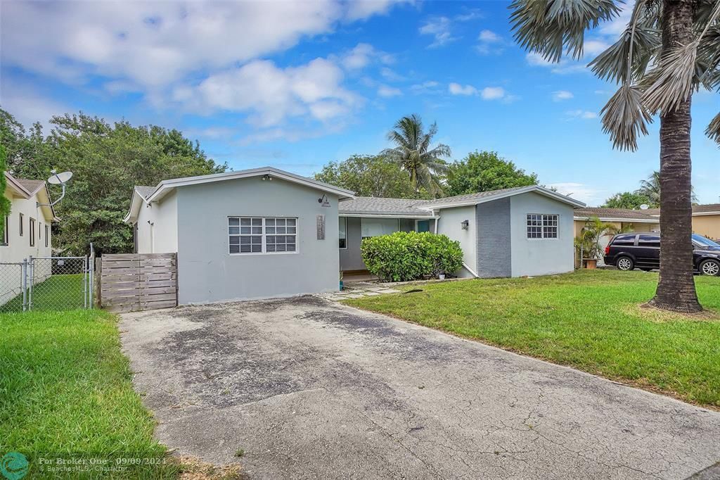 Recently Sold: $550,000 (4 beds, 2 baths, 1932 Square Feet)