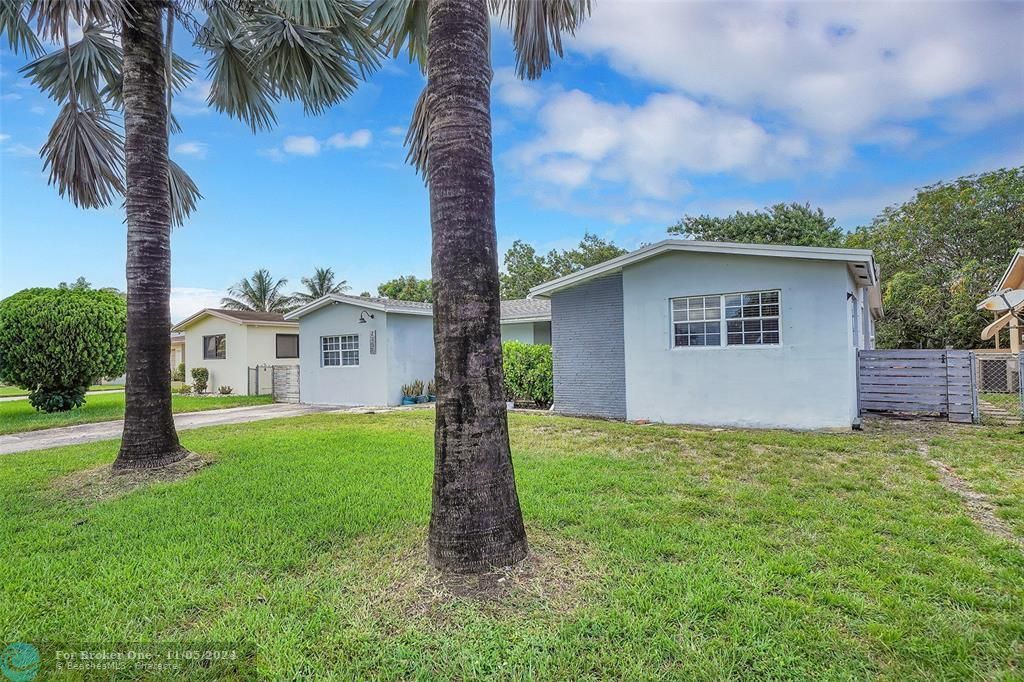 Recently Sold: $550,000 (4 beds, 2 baths, 1932 Square Feet)