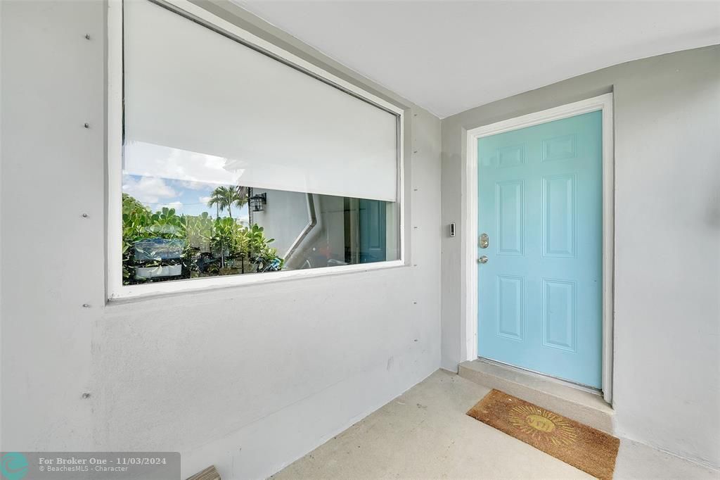 Recently Sold: $550,000 (4 beds, 2 baths, 1932 Square Feet)