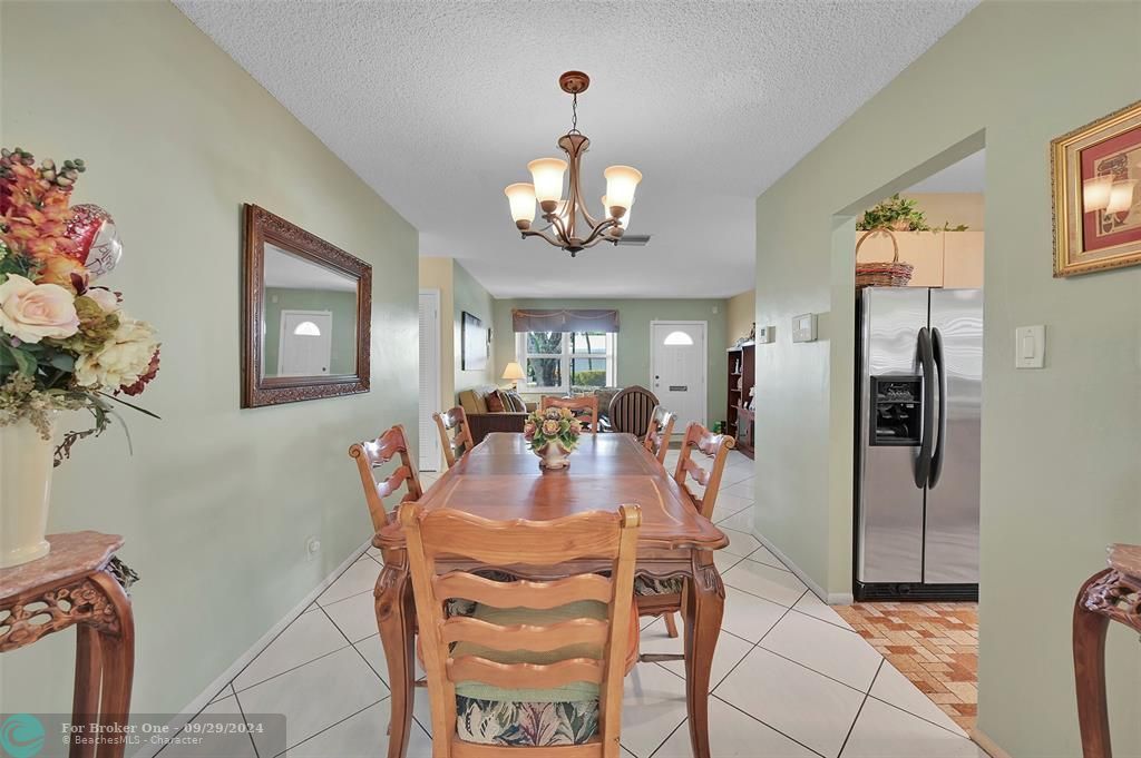 For Sale: $369,900 (2 beds, 2 baths, 1342 Square Feet)