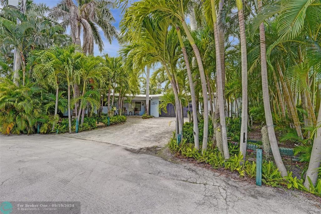 Active With Contract: $2,299,000 (4 beds, 3 baths, 2341 Square Feet)