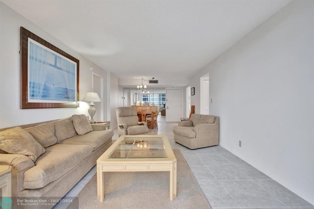 For Sale: $419,000 (2 beds, 2 baths, 1125 Square Feet)