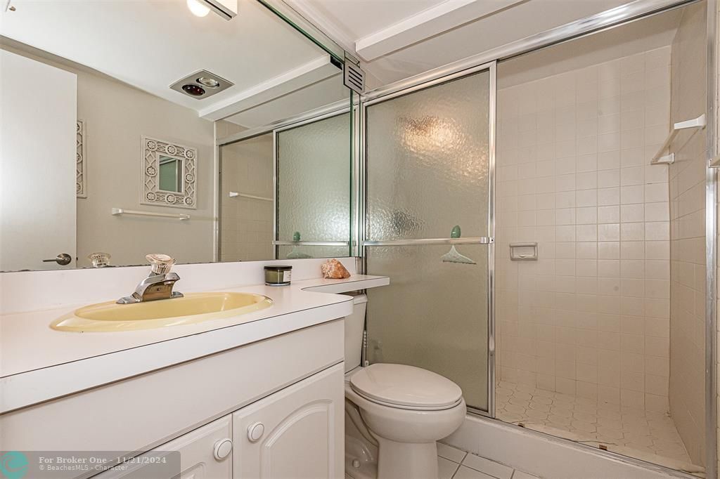 For Sale: $575,000 (2 beds, 2 baths, 1422 Square Feet)