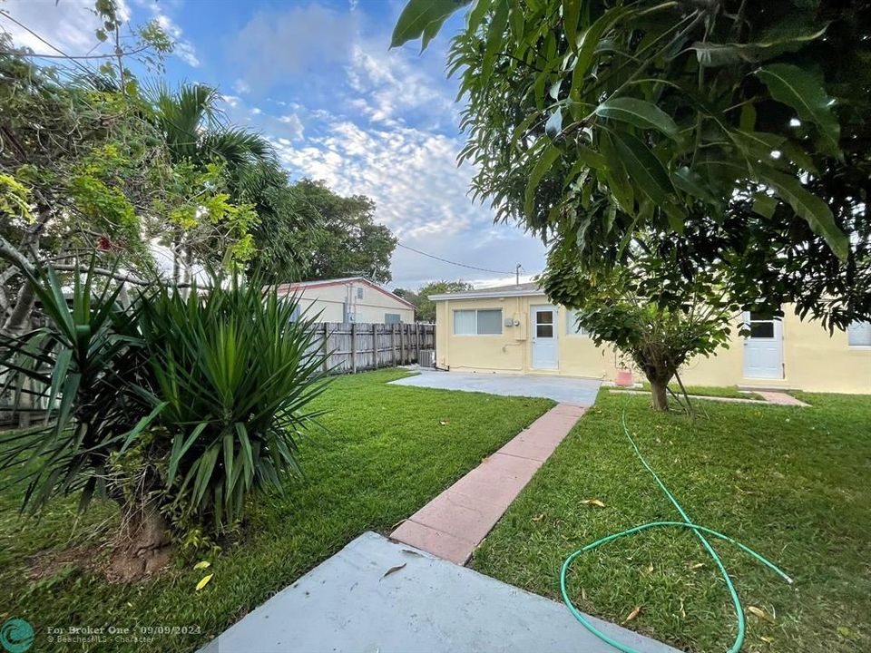 Recently Sold: $410,000 (3 beds, 1 baths, 1076 Square Feet)