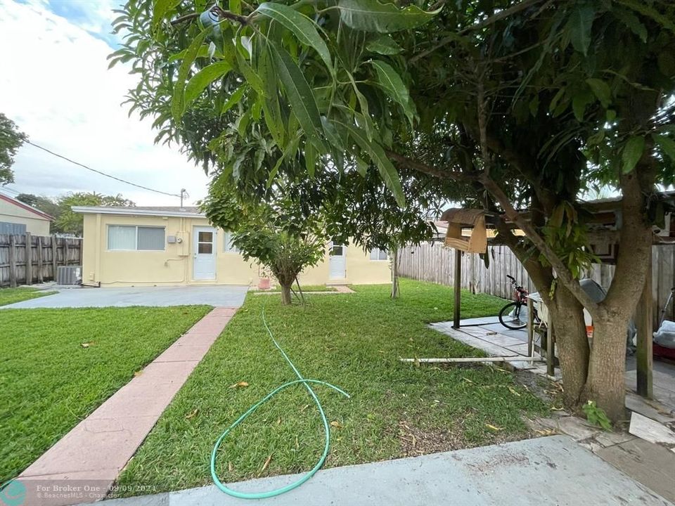 Recently Sold: $410,000 (3 beds, 1 baths, 1076 Square Feet)