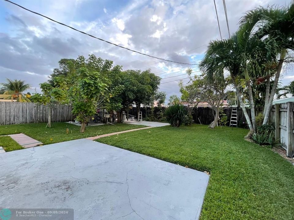 Recently Sold: $410,000 (3 beds, 1 baths, 1076 Square Feet)