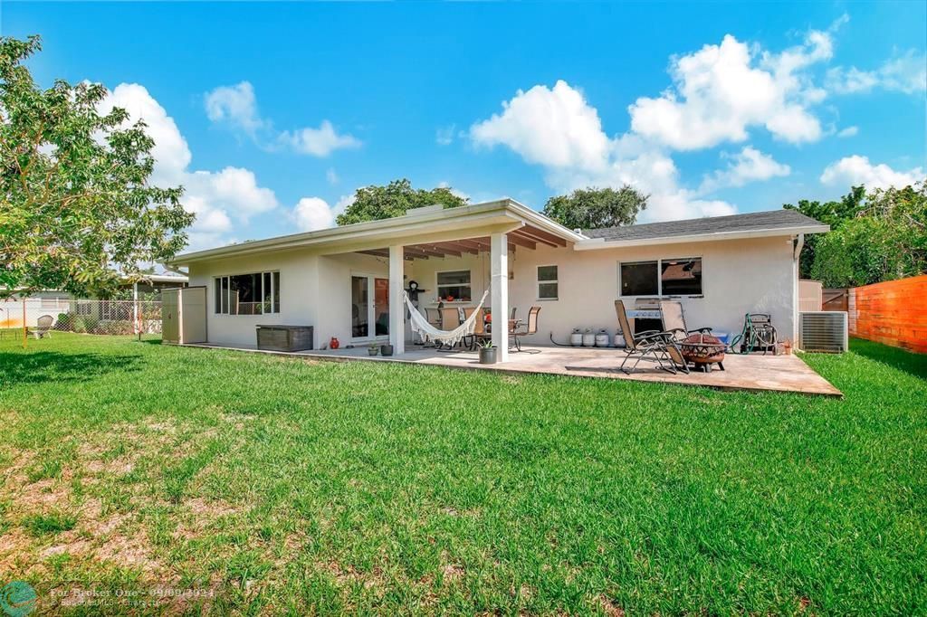 Recently Sold: $635,000 (3 beds, 2 baths, 1574 Square Feet)