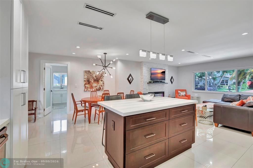 Recently Sold: $635,000 (3 beds, 2 baths, 1574 Square Feet)