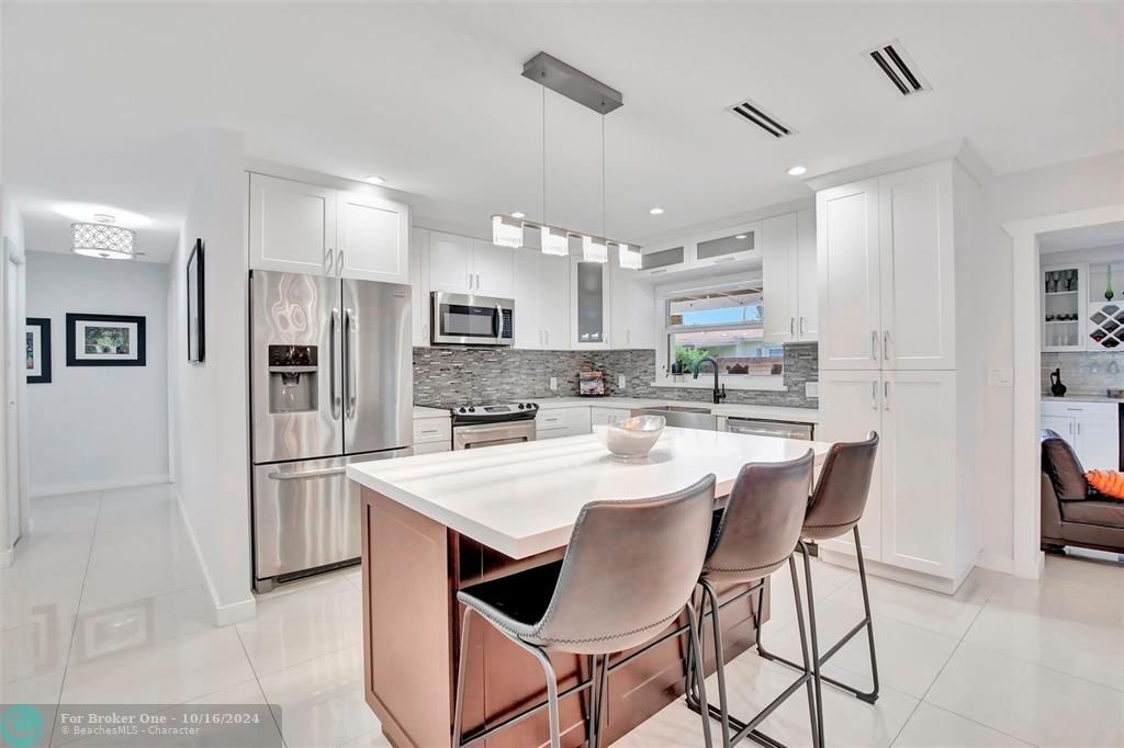 Recently Sold: $635,000 (3 beds, 2 baths, 1574 Square Feet)