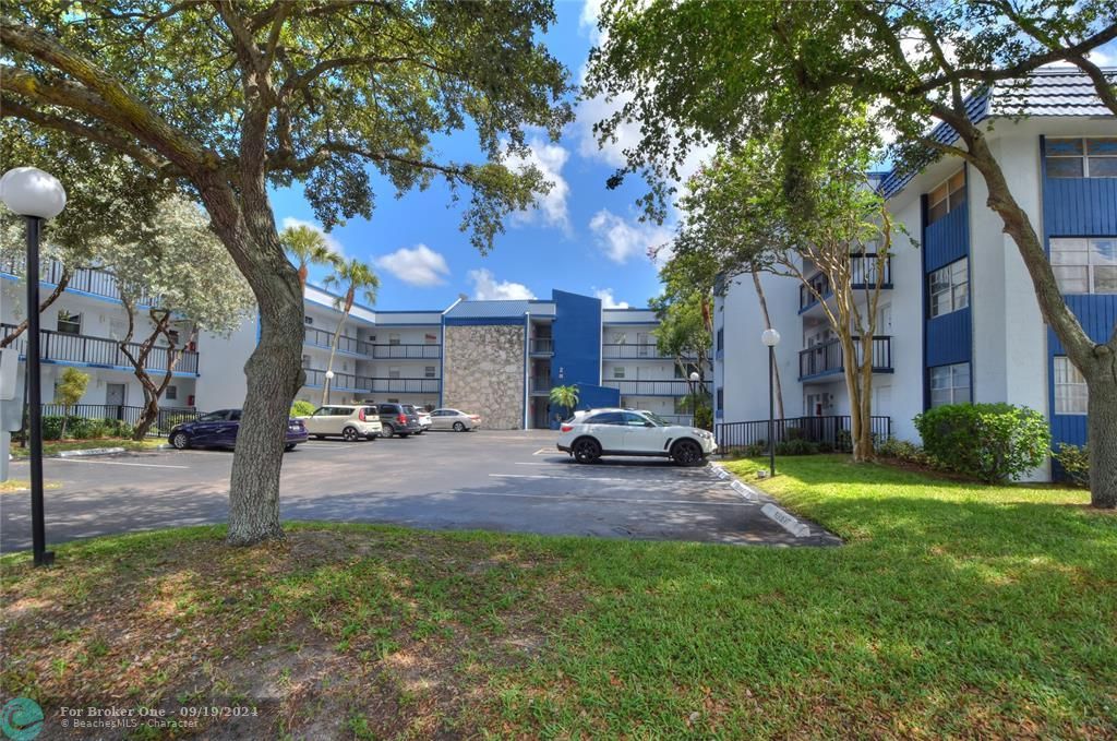 Active With Contract: $65,000 (1 beds, 1 baths, 597 Square Feet)