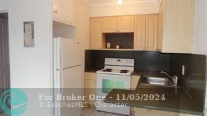 Active With Contract: $1,300 (1 beds, 1 baths, 420 Square Feet)