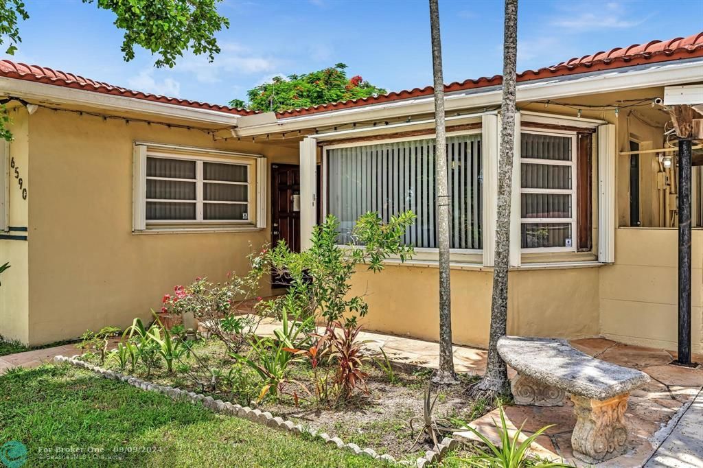 Recently Sold: $549,900 (3 beds, 1 baths, 1324 Square Feet)