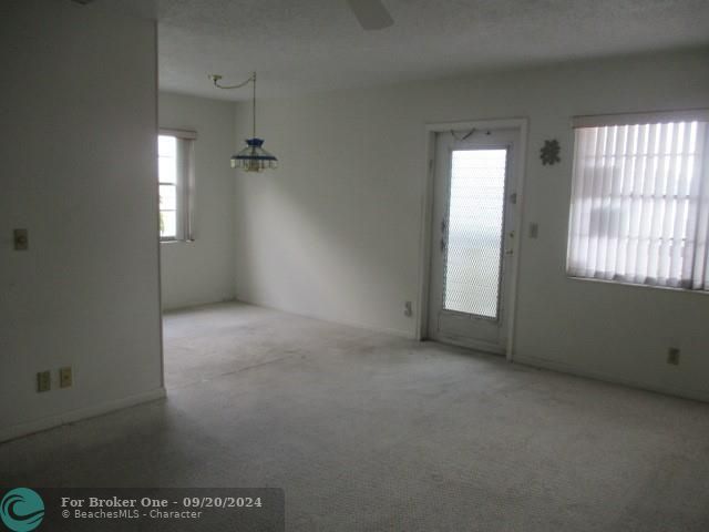 Active With Contract: $80,000 (2 beds, 1 baths, 814 Square Feet)