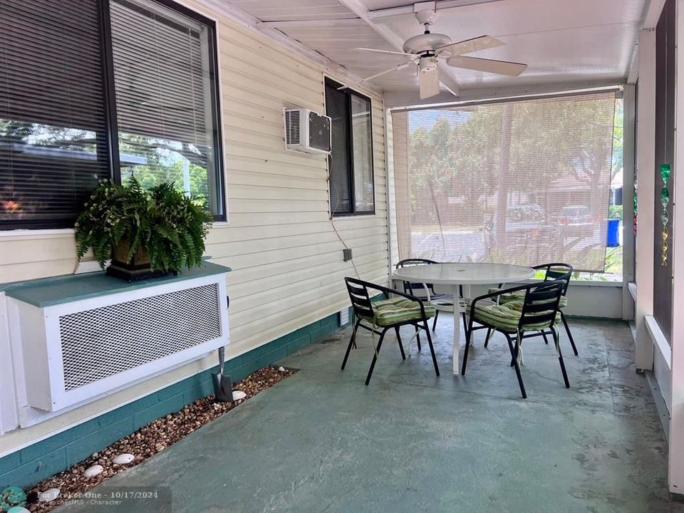 Recently Sold: $127,000 (1 beds, 1 baths, 550 Square Feet)