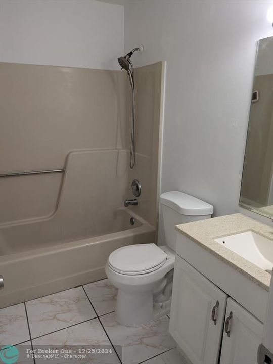 Active With Contract: $2,800 (3 beds, 2 baths, 0 Square Feet)