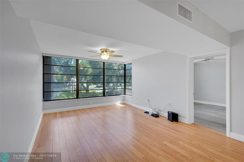 Active With Contract: $2,700 (2 beds, 2 baths, 1385 Square Feet)