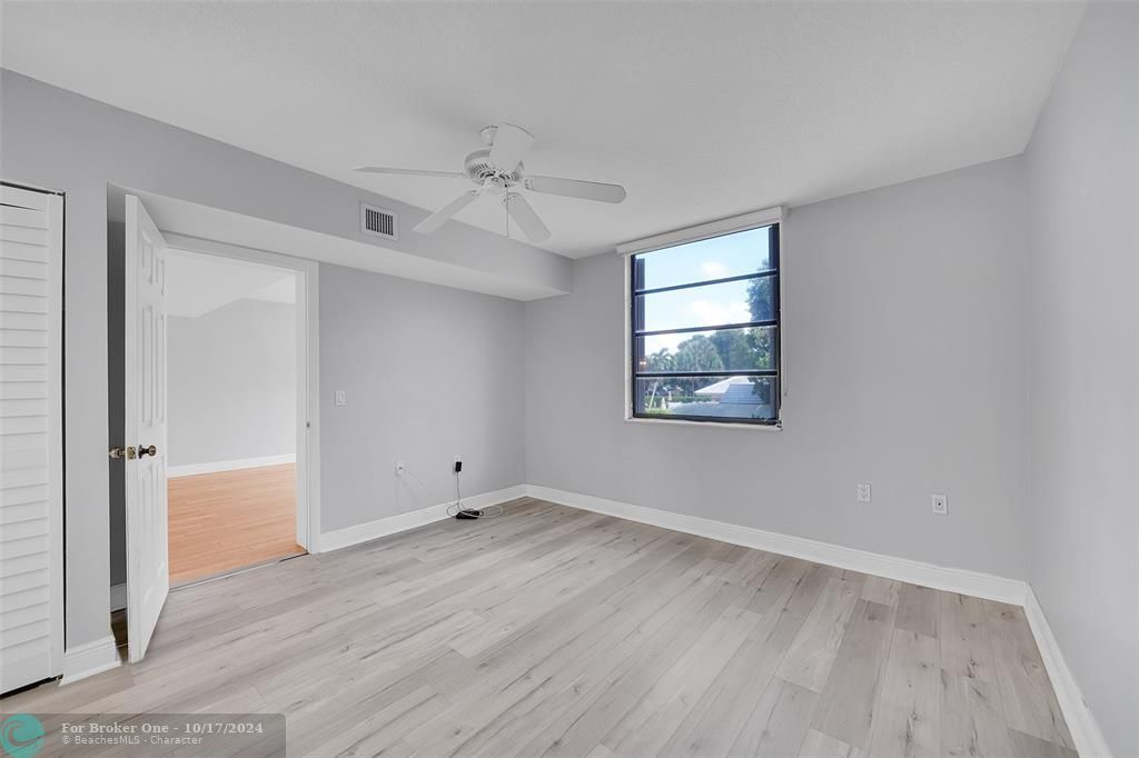 Active With Contract: $2,700 (2 beds, 2 baths, 1385 Square Feet)