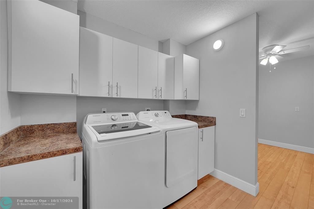 Active With Contract: $2,700 (2 beds, 2 baths, 1385 Square Feet)