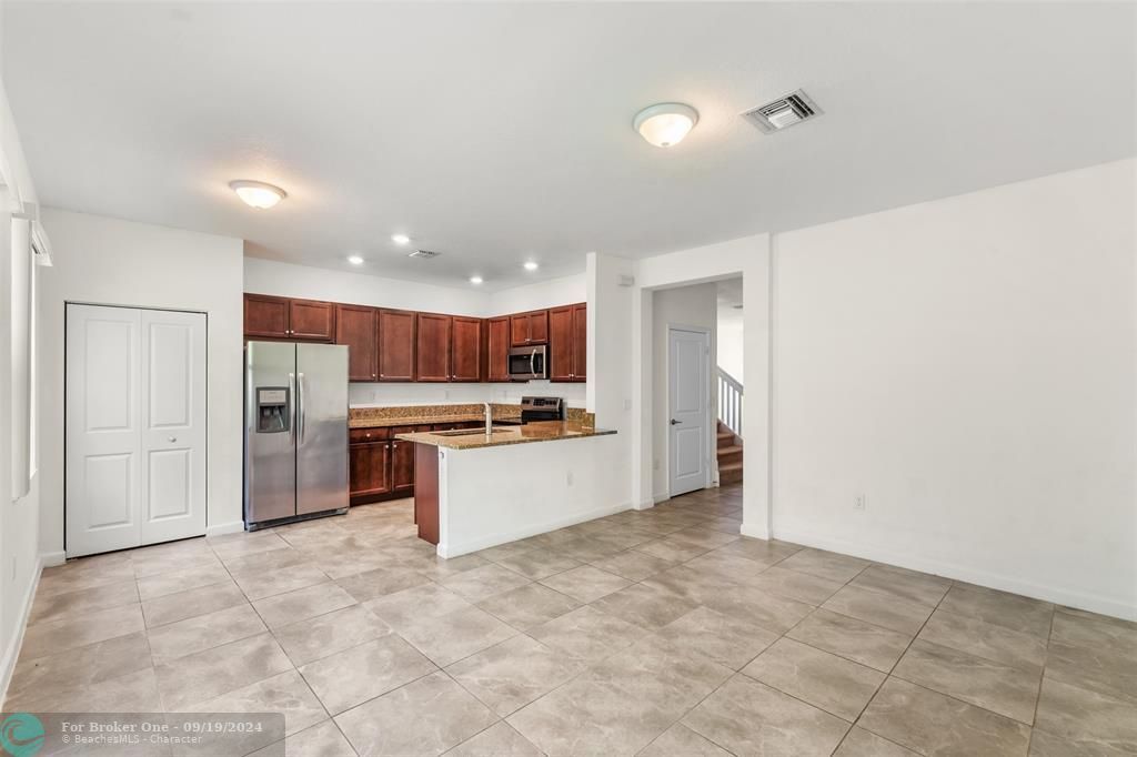 Active With Contract: $3,500 (4 beds, 2 baths, 1920 Square Feet)