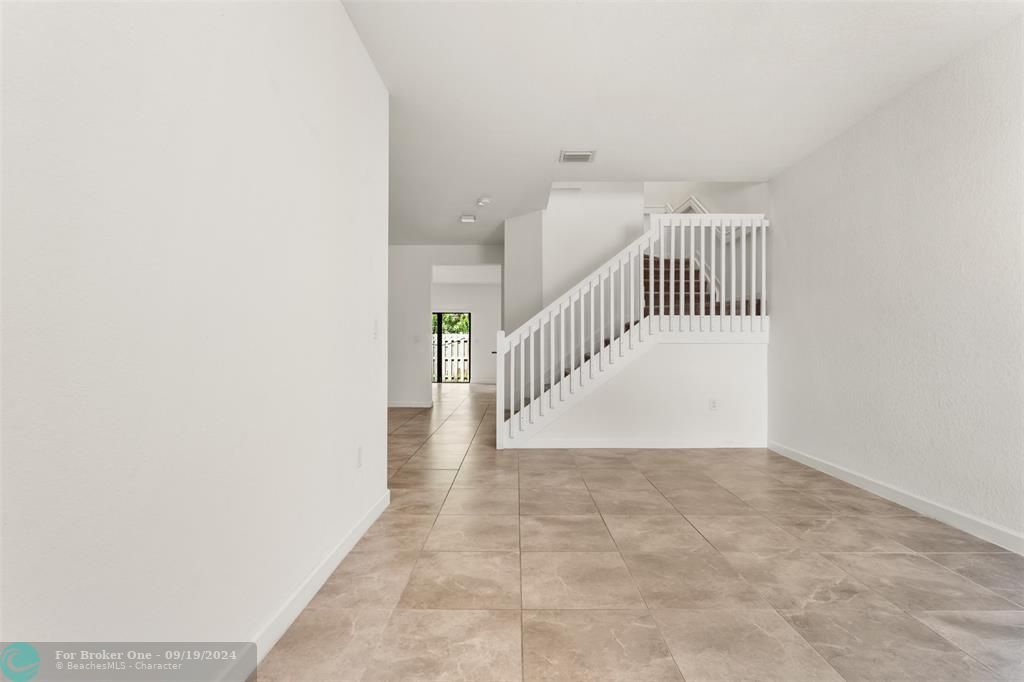 Active With Contract: $3,500 (4 beds, 2 baths, 1920 Square Feet)