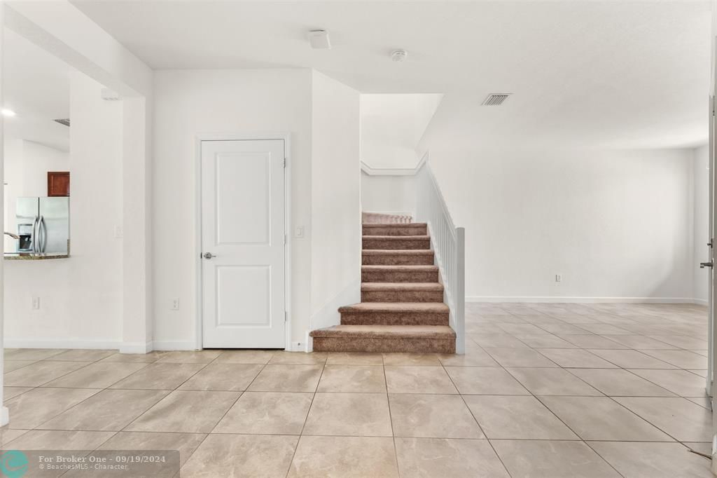 Active With Contract: $3,500 (4 beds, 2 baths, 1920 Square Feet)