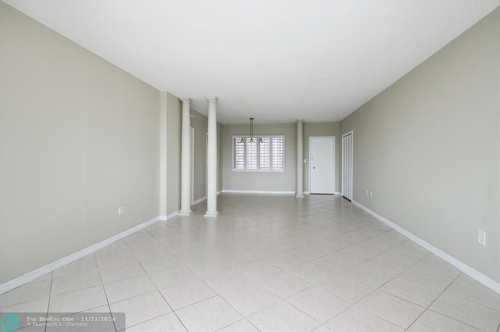 For Sale: $599,900 (2 beds, 2 baths, 1122 Square Feet)