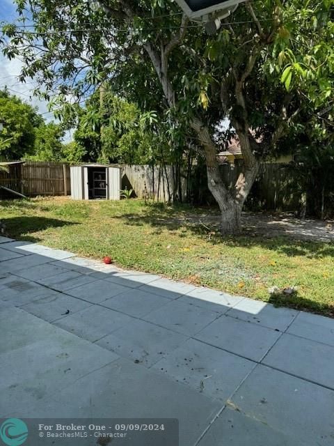 For Sale: $2,450 (2 beds, 2 baths, 909 Square Feet)