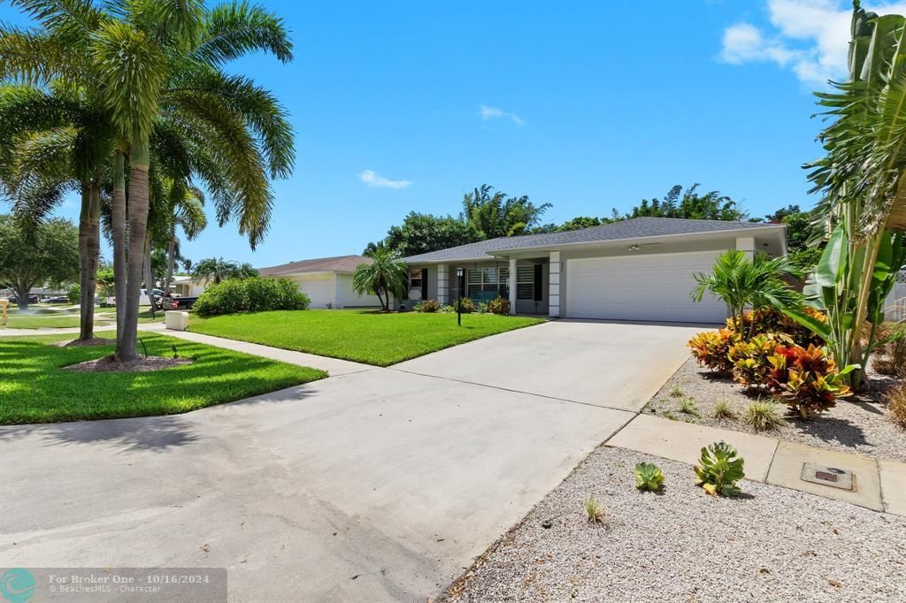 Active With Contract: $649,999 (3 beds, 1 baths, 1951 Square Feet)