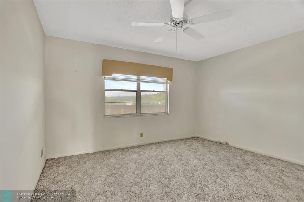 Active With Contract: $129,999 (2 beds, 2 baths, 1161 Square Feet)