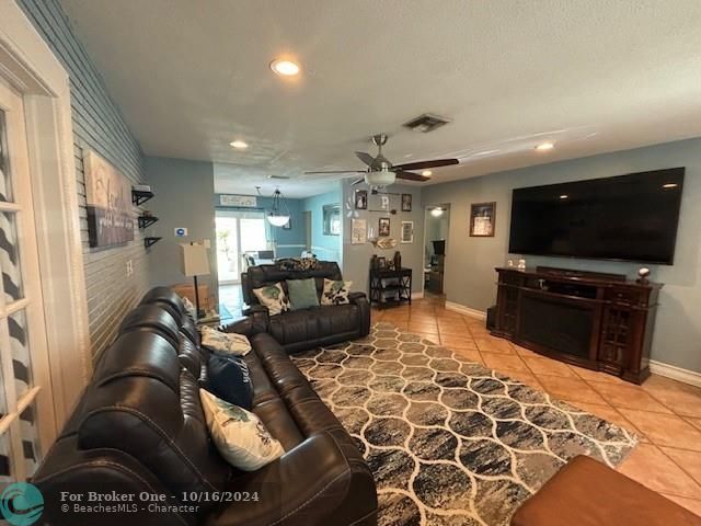 Recently Sold: $539,000 (4 beds, 2 baths, 1580 Square Feet)