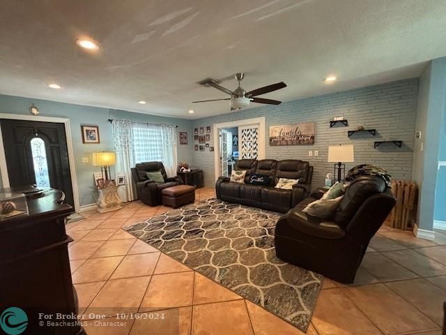 Recently Sold: $539,000 (4 beds, 2 baths, 1580 Square Feet)